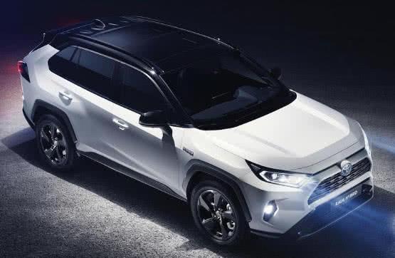 2019款丰田RAV4亮相，比现款帅N倍，内饰逼格很高啊