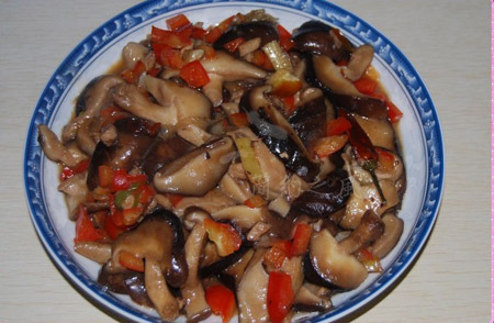 家庭小炒 肉丁炒香菇 亲子