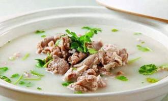 羊肉汤的做法，配料选对了羊肉没膻味喝起来特鲜美！